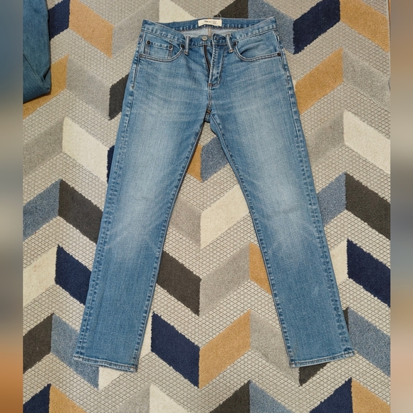 โSOLDโ Men's two Gap Slim fit jeans almost new - Picture 2 of 5